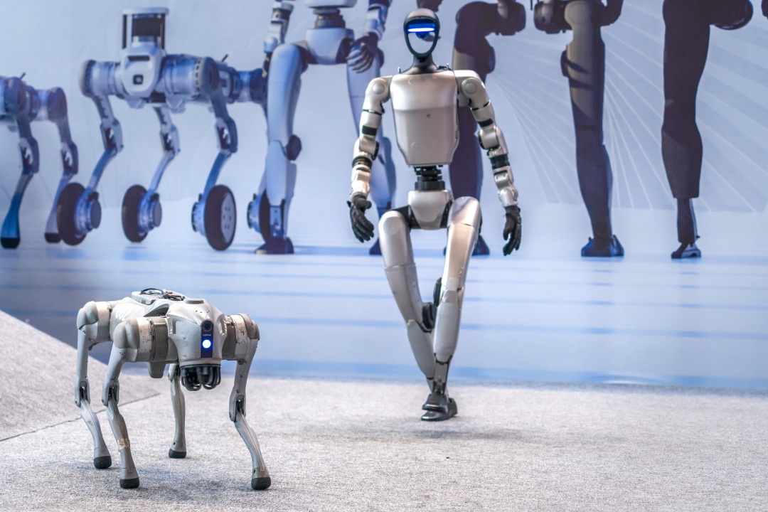 Shanghai Tech 1-Day Tour: Drone Delivery, Robot Restaurants & Driverless Taxi Experience