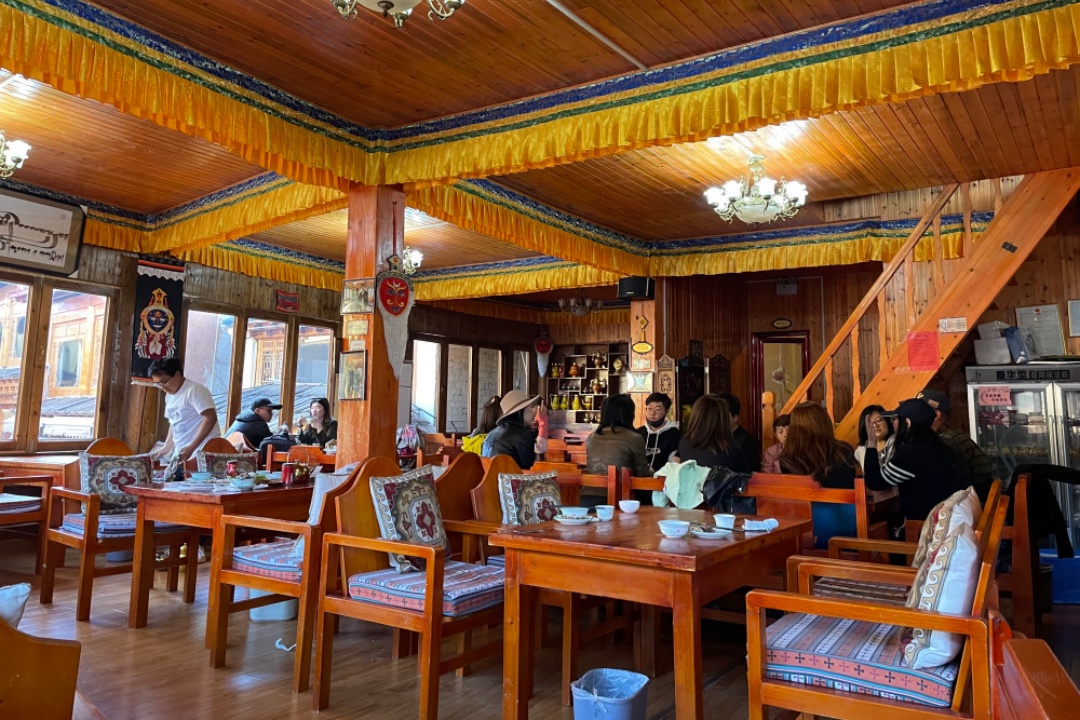 Where can you eat the most typical dishes in Shangri-La?